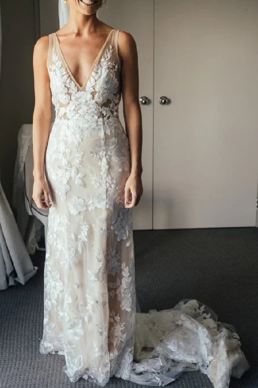 Deal Zone Gorgeous V Neck Lace Sleeveless Sweep Train Wedding Dresses