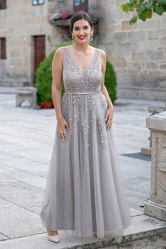 Early Access Light Gray Long V-neck Floor Length Prom Dresses With Appliques Plus Size Prom Gowns Early Access Light Gray Long V-neck Floor Length Prom Dresses With Appliques Plus Size Prom Gowns