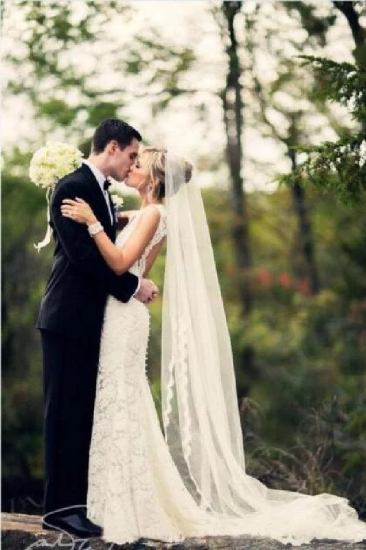 Friends and Family Sale Charming Long Veils Lace With Applique Wedding Veils