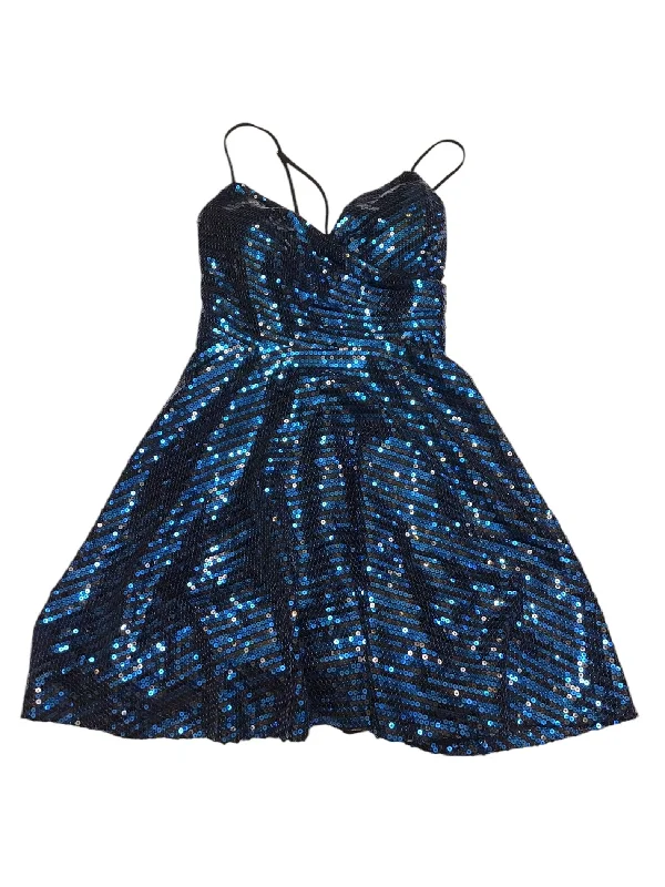 Crazy Deals Dress Party Short By Clothes Mentor In Blue, Size: S