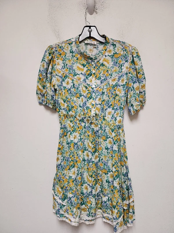 Great Deals Dress Casual Short By Clothes Mentor In Floral Print, Size: S