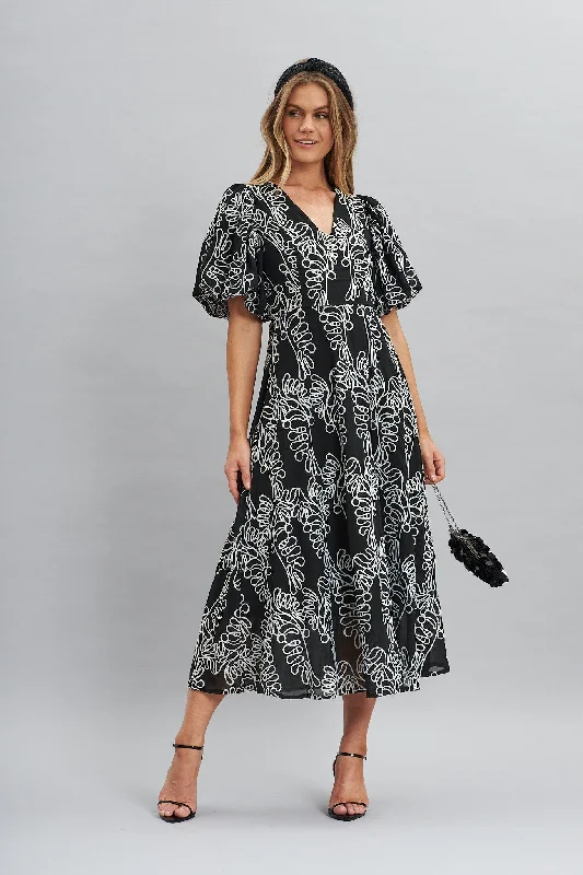 Season Finale Sale Tiffany Maxi Dress In Black With White Embroidery