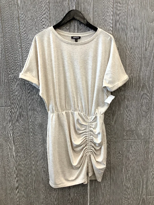 Early Access Dress Casual Short By Express In Cream, Size: M