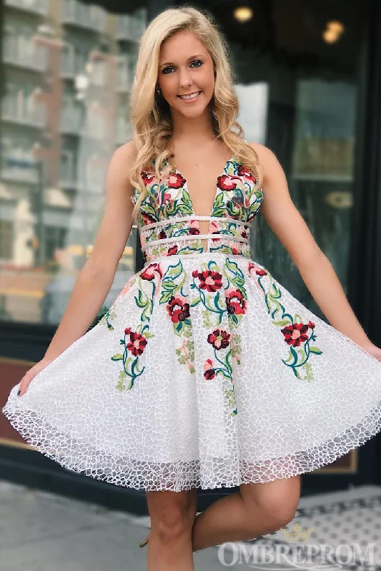 Great Bargains Charming V Neck Lace Short Prom Dresses with Embroidery