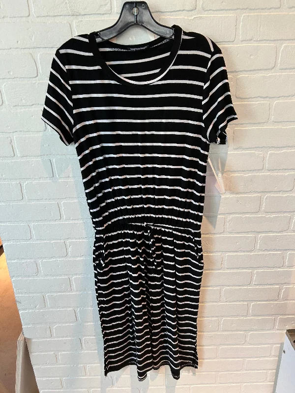 Price Reduction Dress Casual Short By Clothes Mentor In Black & White, Size: M