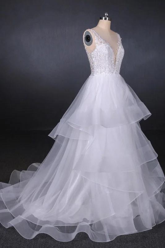 Act Now Charming V-neck Lace Wedding Dresses Elegant Backless Wedding Gowns