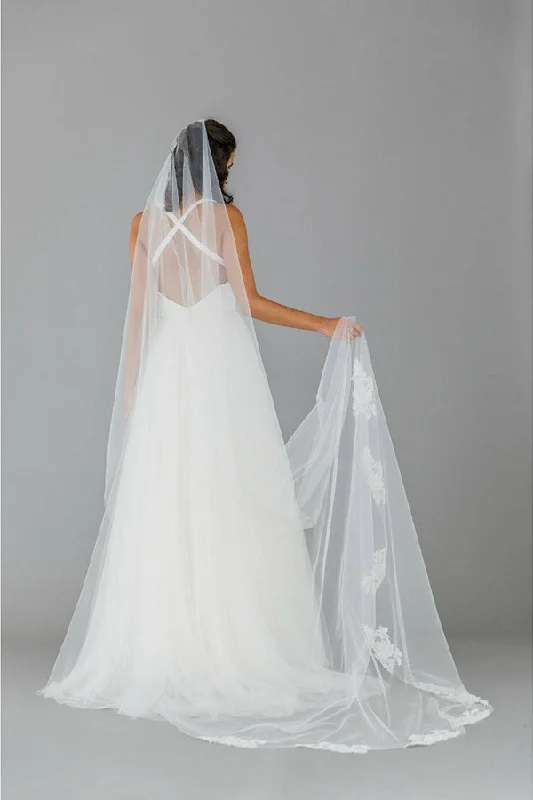 Year-End Sale Gorgeous Lace Appliques Long Train Wedding Veils