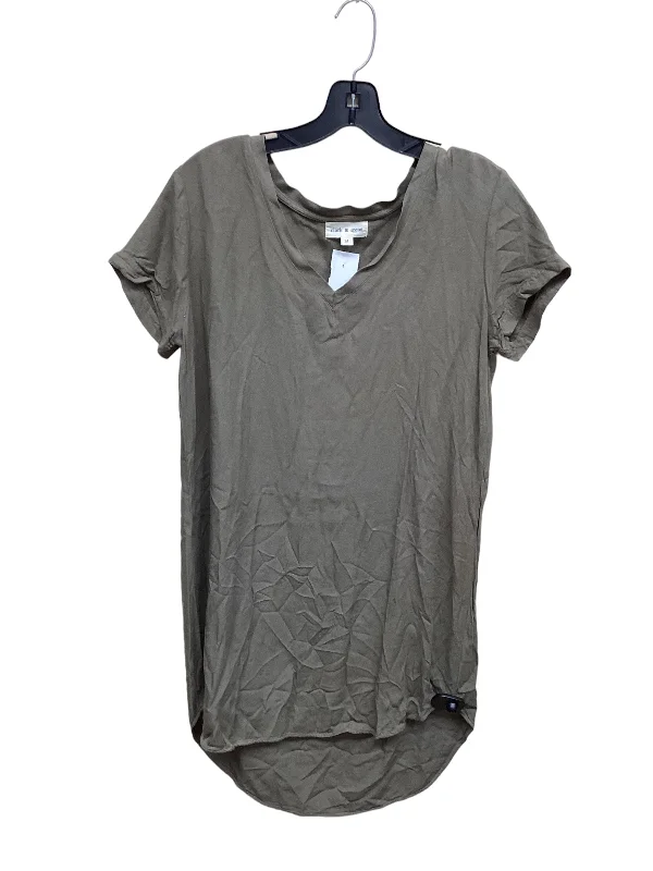 Buy Now Dress Casual Short By Cloth & Stone In Green, Size: M