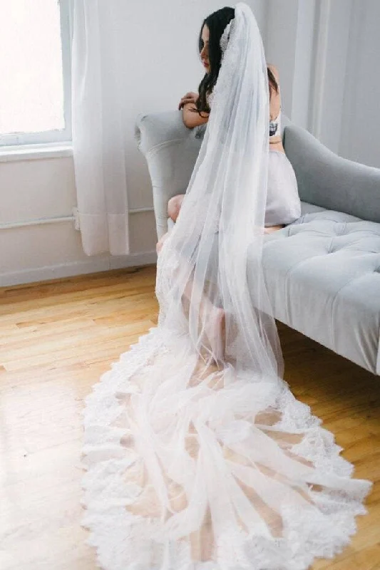 Don’t Miss Out Alencon Lace Trim Long Ivory With Applique Wedding Bridal Veil