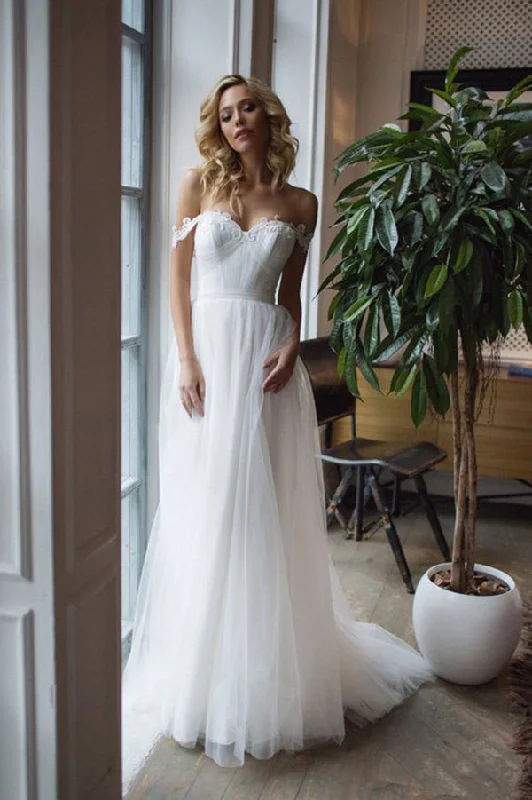 Hurry In Off Shoulder Sweetheart Tulle Lace Appliques Sweep Train Wedding Dresses