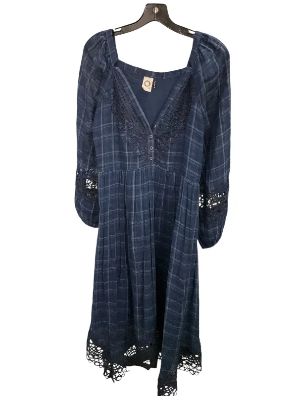Deal Dash Dress Casual Midi By Akemi And Kin In Blue, Size: M