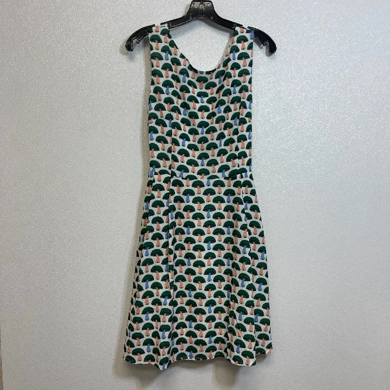 Hurry In Mushrooms Dress Casual Short By Clothes Mentor In Print, Size: M