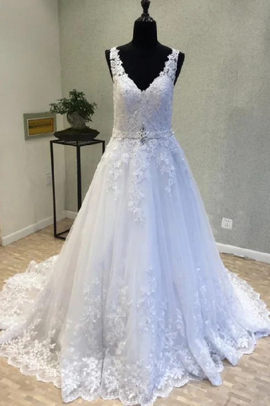 New Markdowns Delicate V Neck With Lace Appliques Wedding Dresses