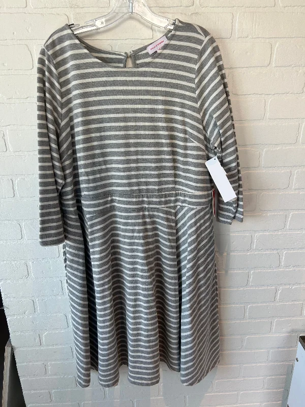Final Sale Dress Casual Short By   molly &isadora In Grey & White, Size: 2x
