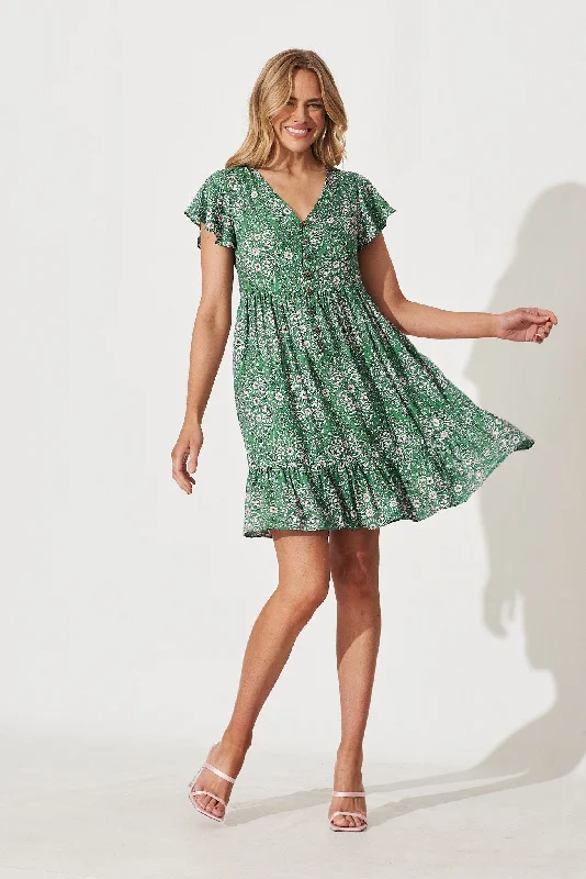 Value Deals Yarraville Dress In Green With Cream Floral Print