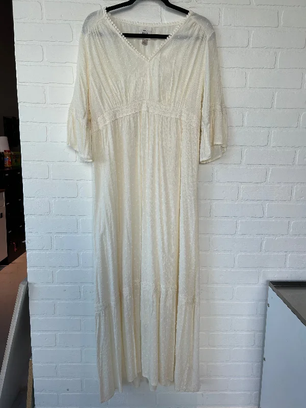Bargain Blast Dress Casual Maxi By Knox Rose In Cream, Size: L