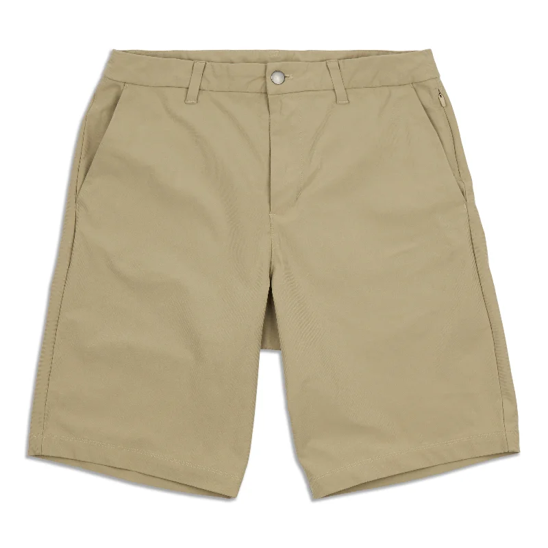 Big Discounts Commission Short Relaxed - Resale